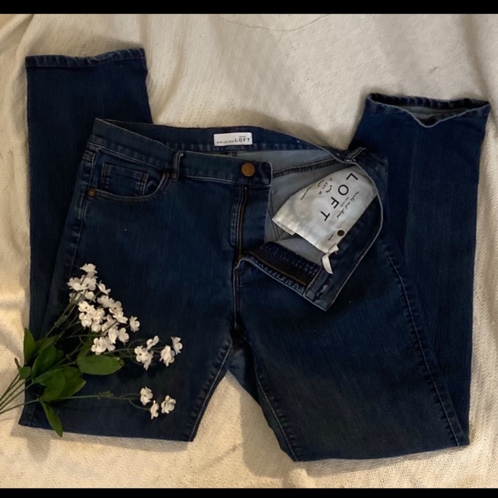 Ann Taylor Loft Medium-Wash Straight Leg Denim Blue Jeans Medium Wash Straight
